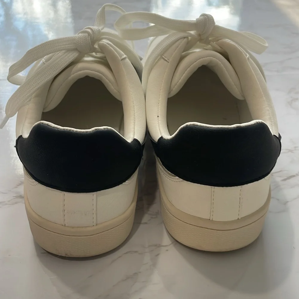 Women’s Dolce Vita Sneakers - Picture 3 of 6